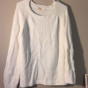 Nice and comfy long sleeve sweater.